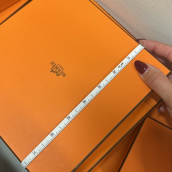 - Hermes boxes
Mostly shoe boxes - Picture 3 of 5